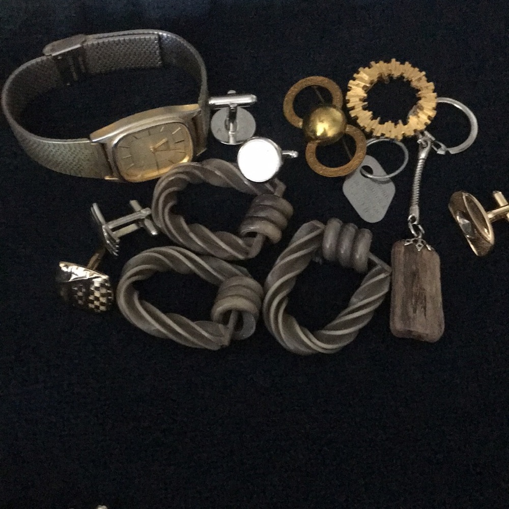 Junk drawer treasure! Sharp watch- cuff links vintage!